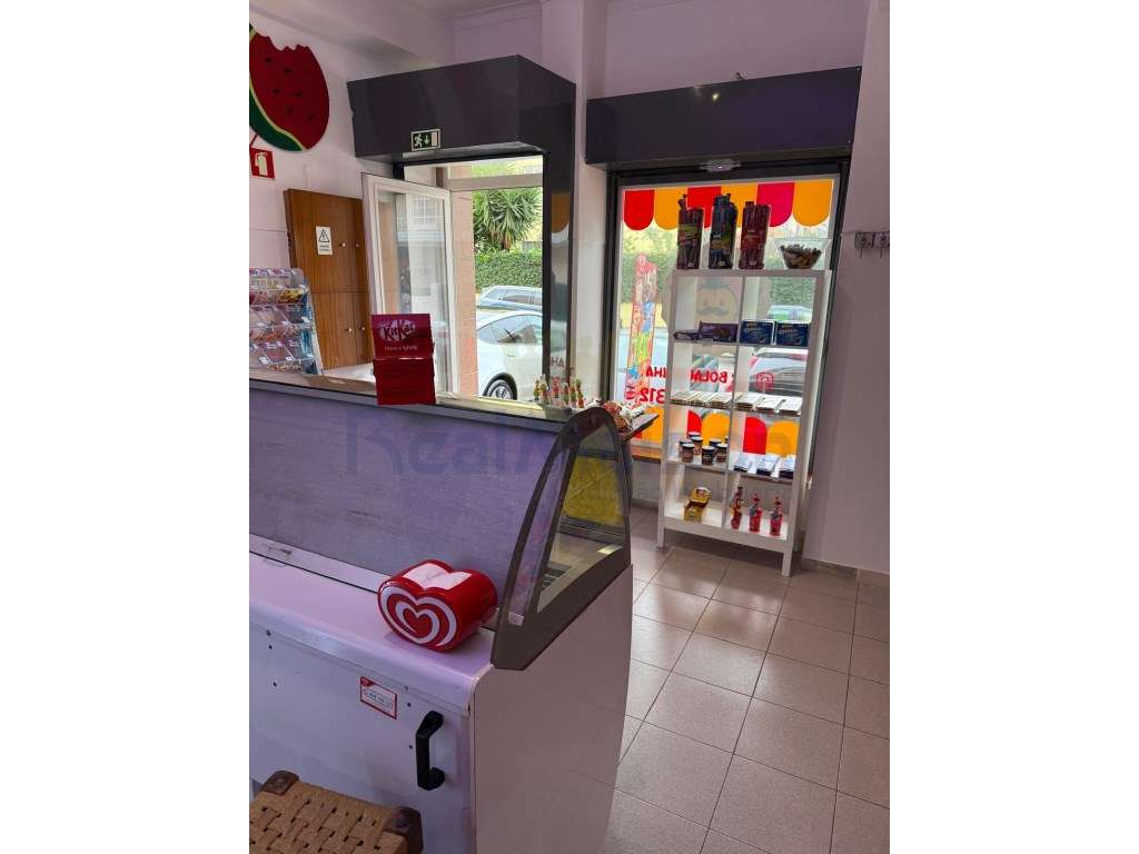 Arrenda-se Loja de rua em Mem Martins - Grande imagem: 2/6