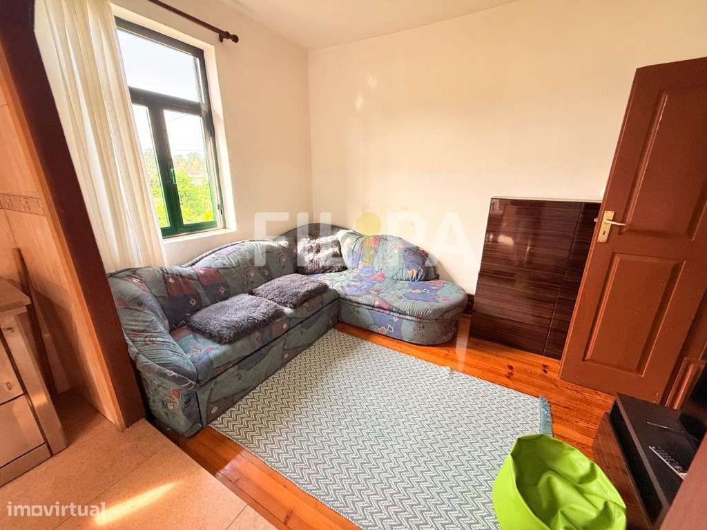 Moradia com 4 frentes no centro de Recarei - espaço, luz e excelent...-10