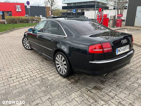 Audi A8 4.2 Quattro - 8