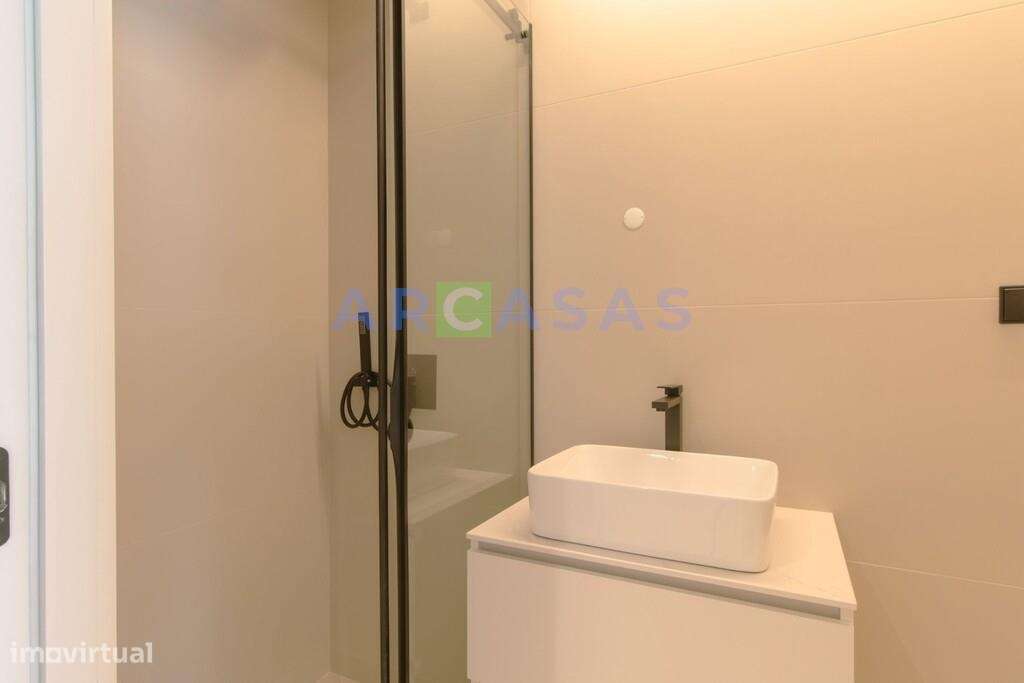 Apartamento T2 com terraço e lugar de garagem em São Cosme, Gondomar-12