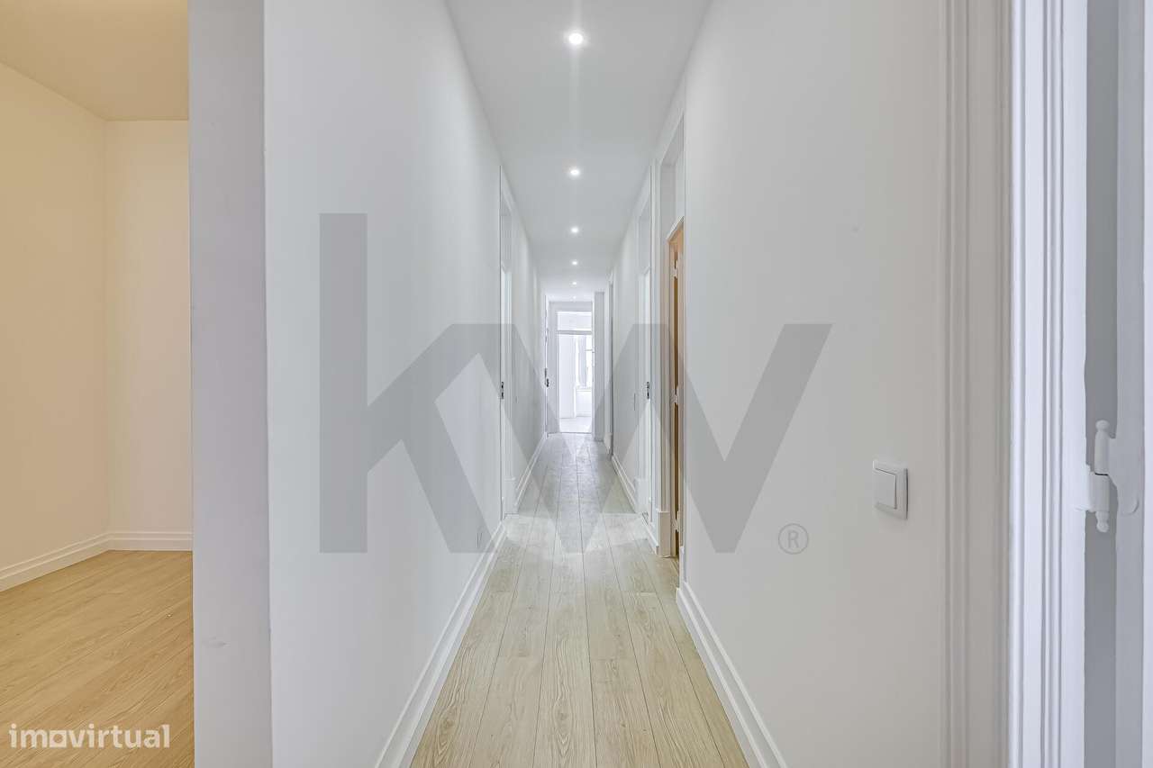 T3 nas Avenidas Novas com Varanda - Grande imagem: 3/15