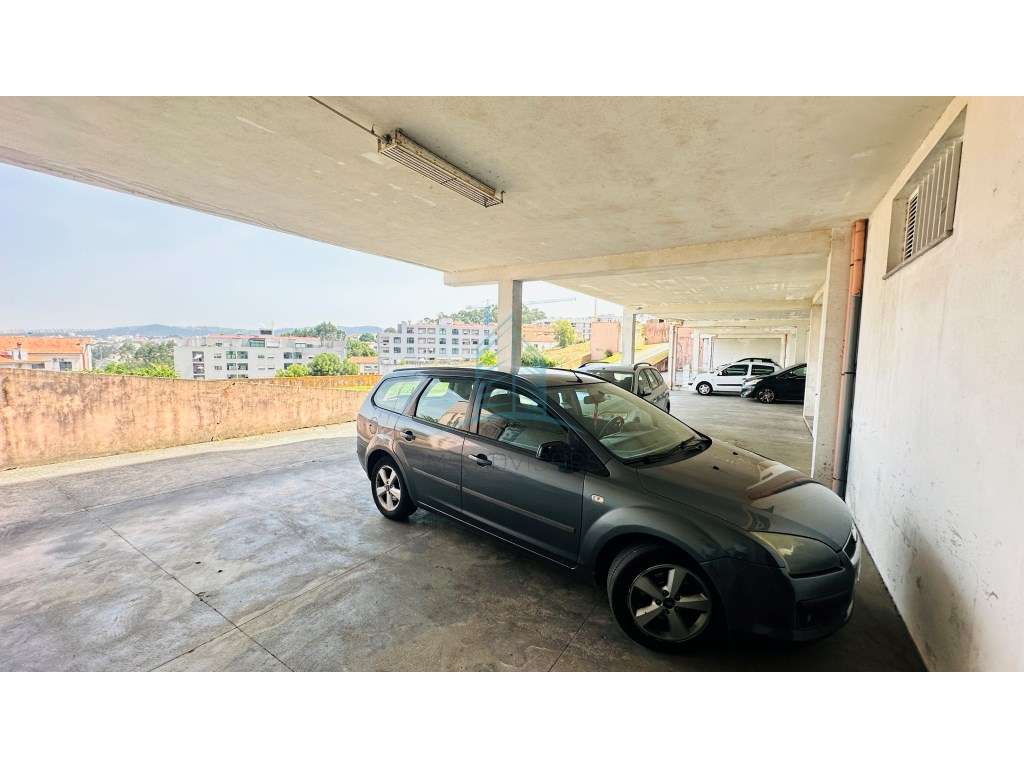 Excelente T2 com Lugar de Garagem e elevador em S. Cosme-22