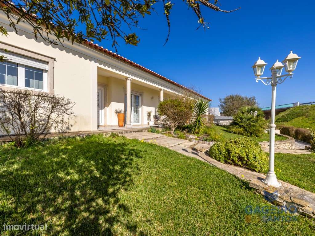 Moradia Independente T4 +1 em São Martinho do Porto-41