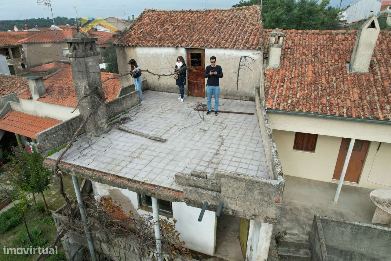 Moradia para Restaurar T2 Venda em Póvoa de Rio de Moinhos e Cafede,Ca - Grande imagem: 4/21