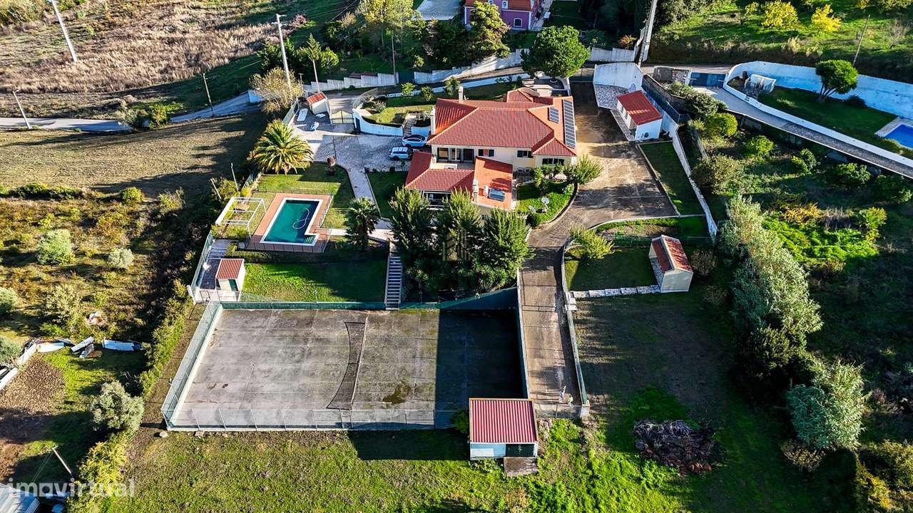 Moradia Isolada T4 com piscina, campo de ténis e logradouro em Cachoei - Grande imagem: 3/56