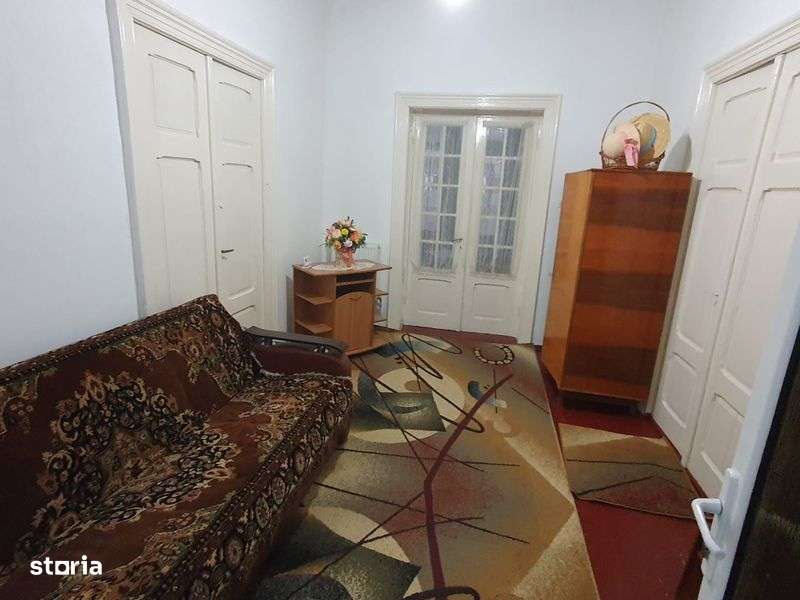 Casa 4 camere, Roman Ultra Central cu gradina - Imagine principală: 4/7