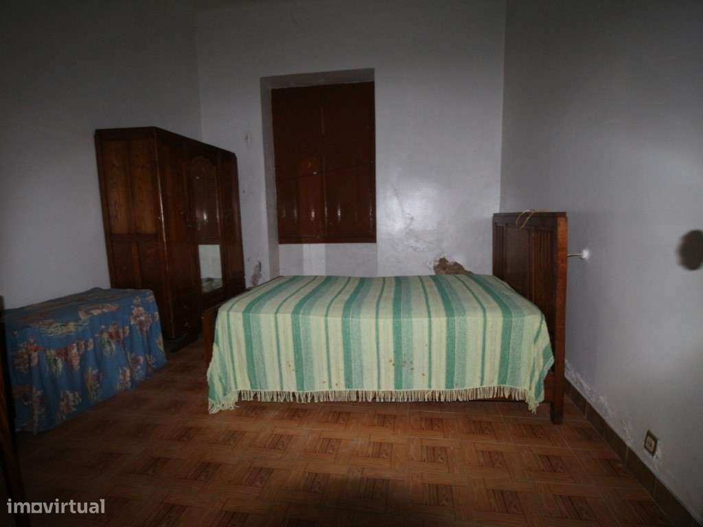 Moradia isolada inserida em terreno de 727m2 - Venda da Esperança, ...-35