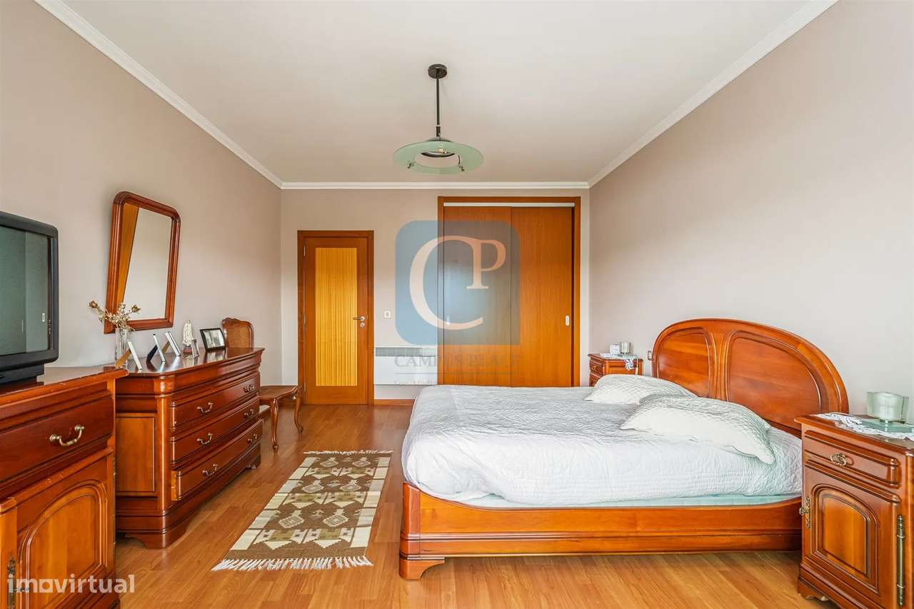 Moradia T3 com Restaurante, em Alfena, Valongo-36