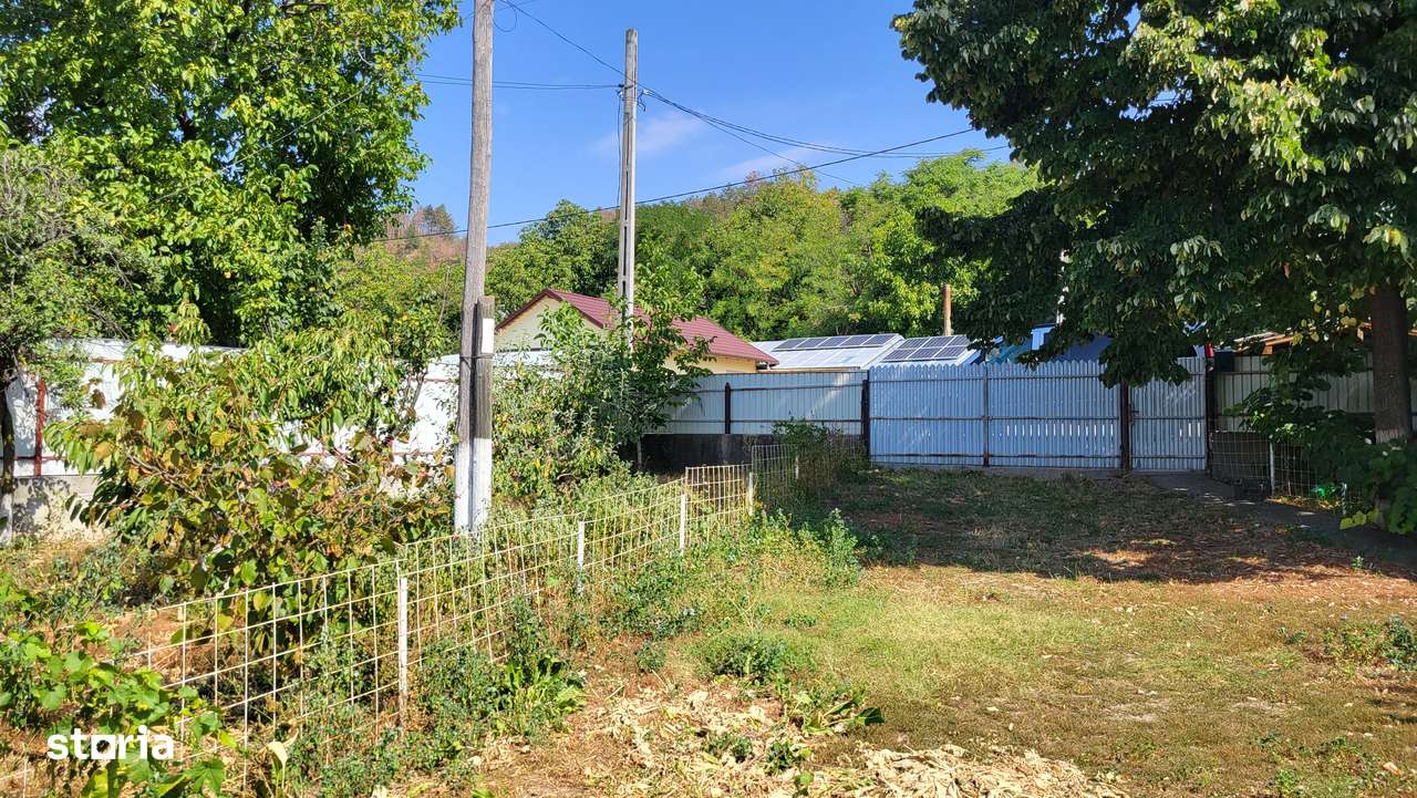 Casă de vânzare în mediul rural – liniște, natură și confort-13