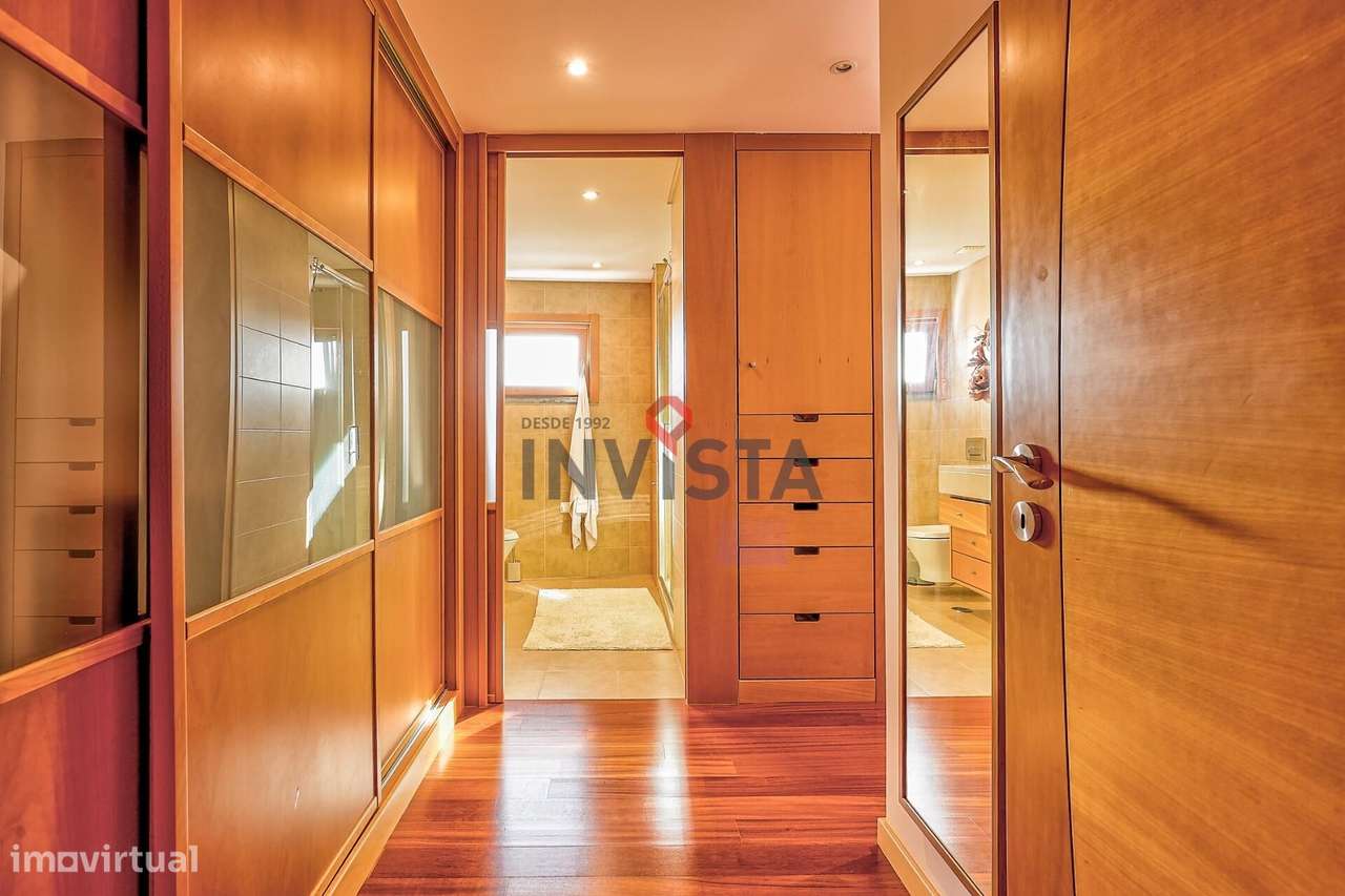 T3 com varanda e box dupla na Urbanização da Malvarosa-19