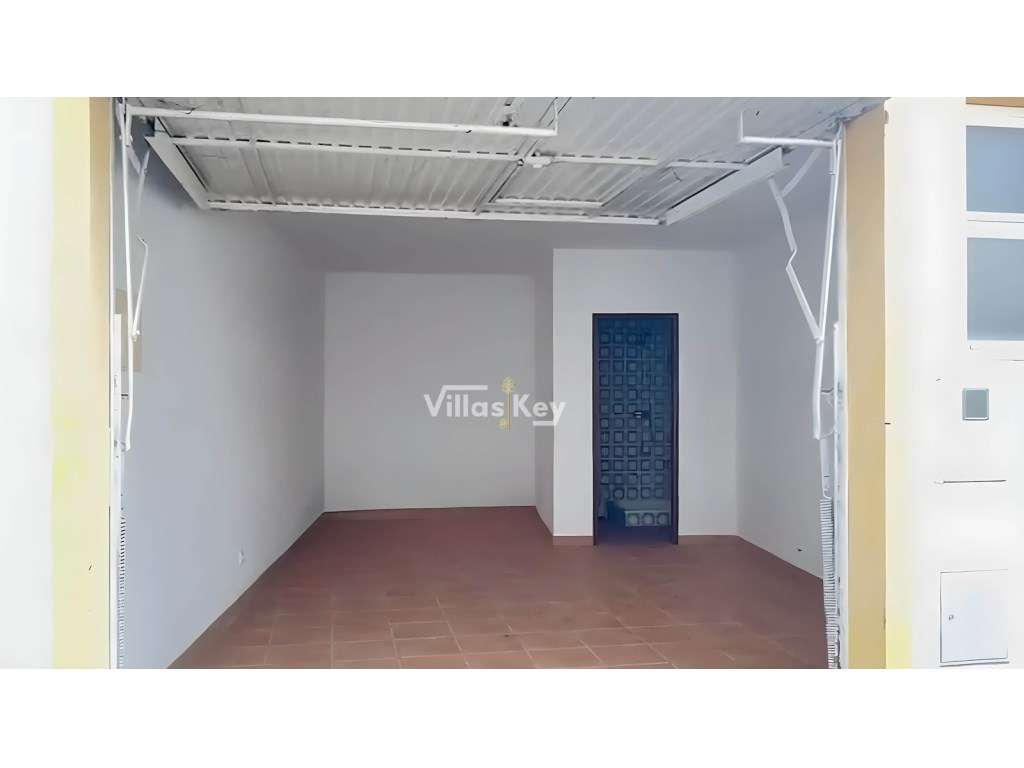 Prédio com duas garagens em Bensafrim Lagos - Grande imagem: 2/2