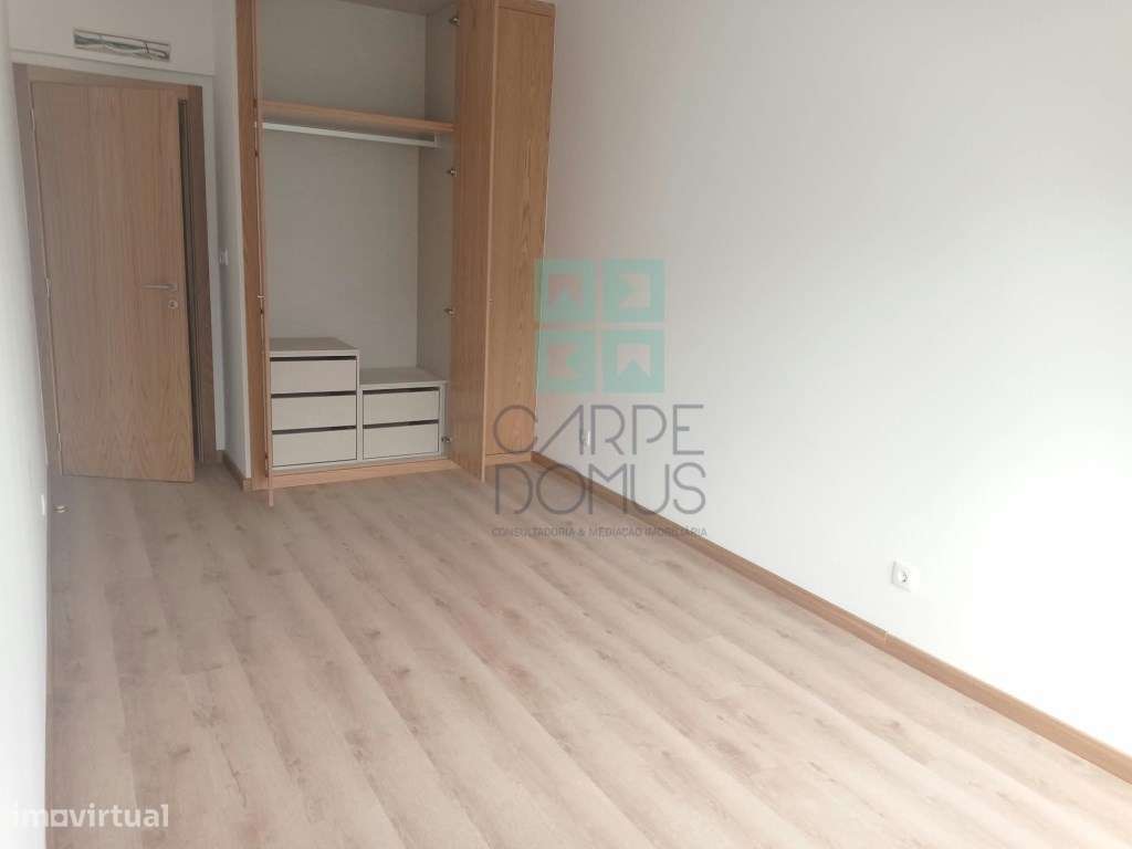 Apartamento T2, totalmente remodelado, Casal de São Brás - Amadora-14