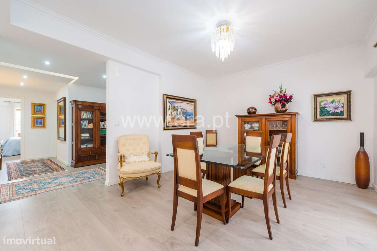 Apartamento T3 Remodelado - Transformado em T2-3