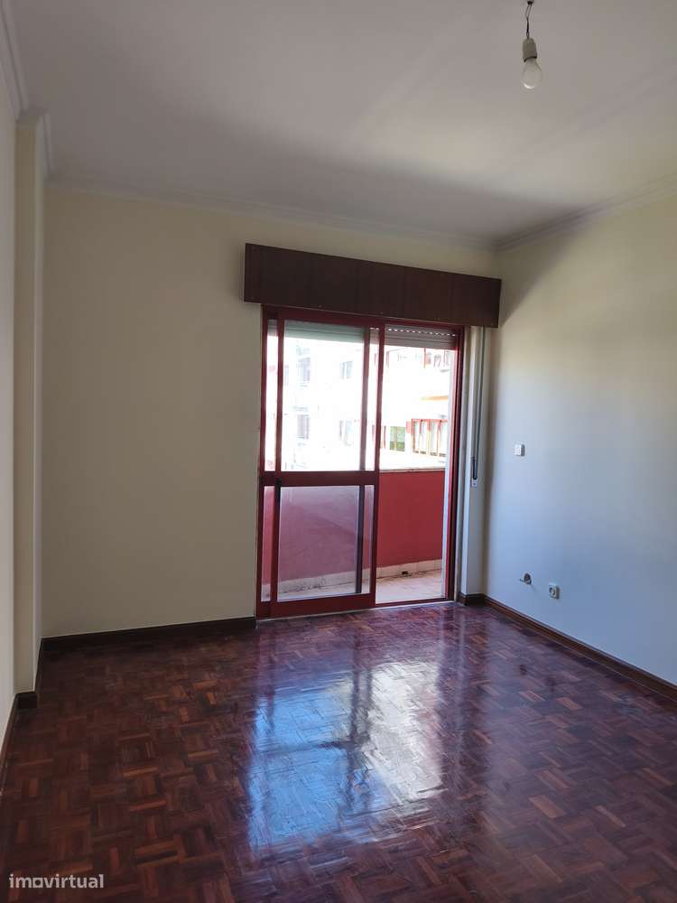 T2 Sintra, Urbanização da Cavaleira, Boas Áreas, Parqueamento.-28