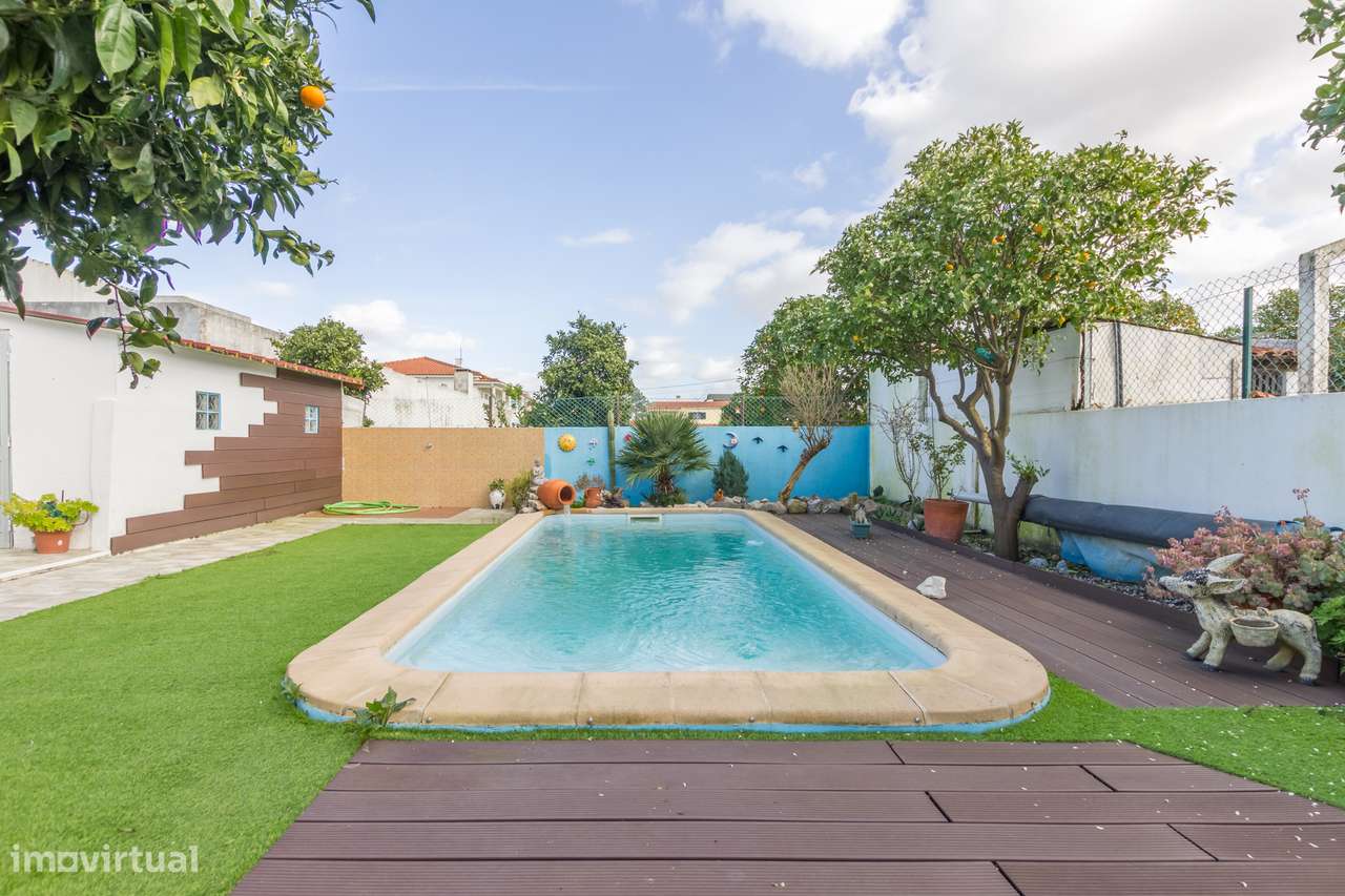Moradia T2 com piscina e com Anexo T1 em Fernão Ferro, Seixal-7