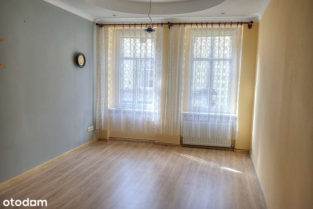 3 pokoje, I piętro, centrum miasta-2
