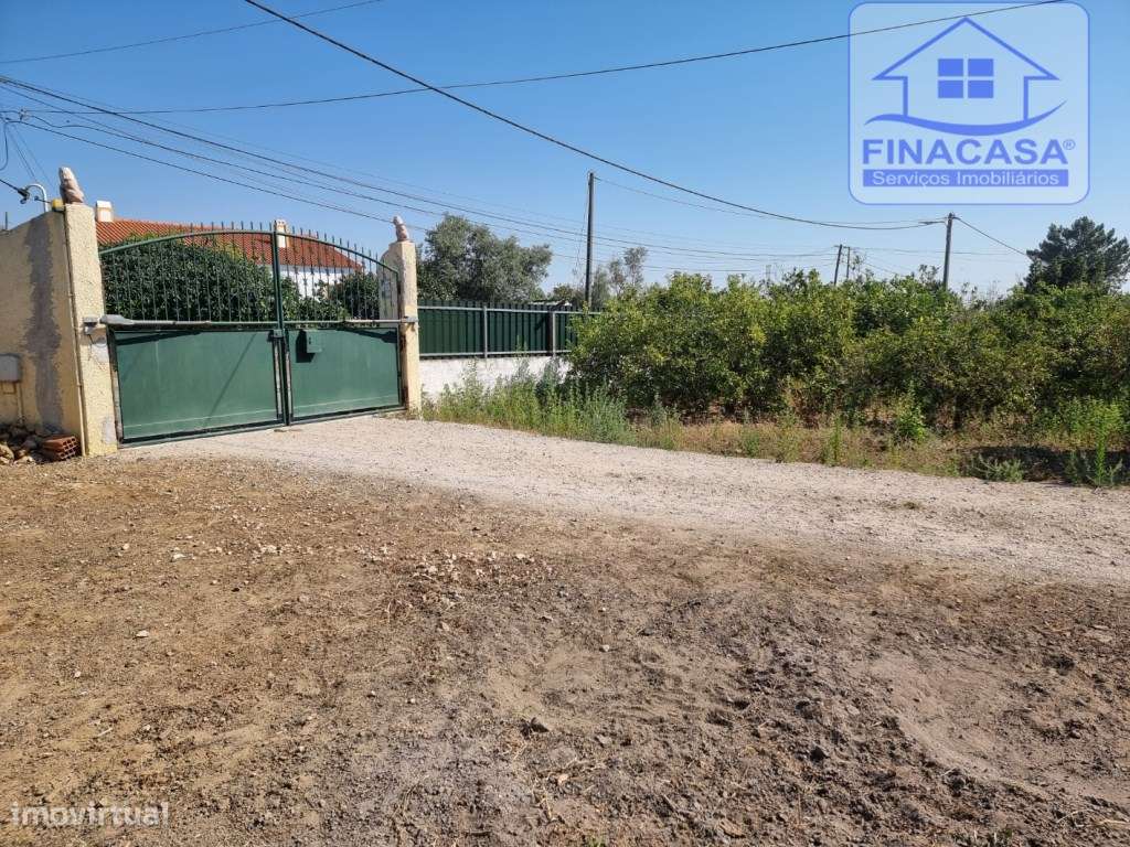 Moradia T4 isolada inserida em terreno com 5000m2 - Camarral (Palmela)-35