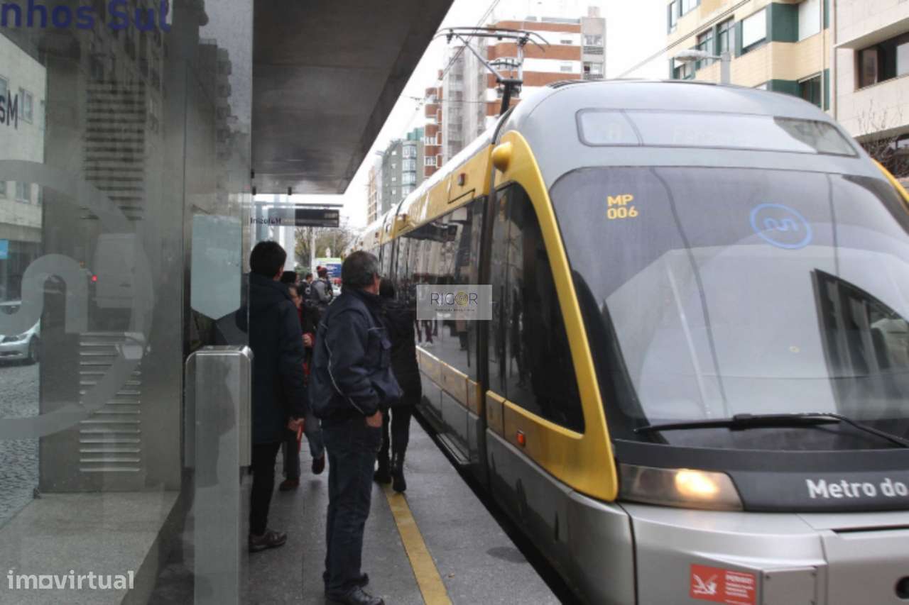 Apartamento T2+1 com varanda na sala a sul em Matosinhos-16