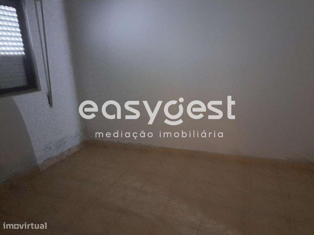 Moradia T4, geminada, em simpática zona habitacional,Torre de Moncorvo - Grande imagem: 5/11