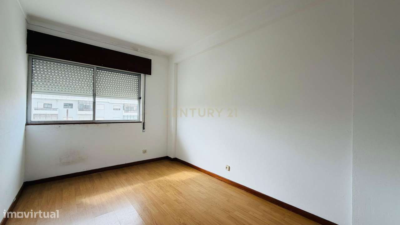 Apartamento T4 com Varanda e Arrecadação, no Centro do Pinhal Novo-22