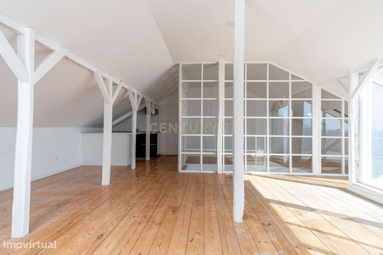 Espetacular apartamento T4 com vista deslumbrante sobre o rio Tejo – C-36