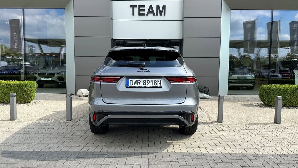 Jaguar F-Pace 2.0 Benzyna 249 KM — zdjęcie 4