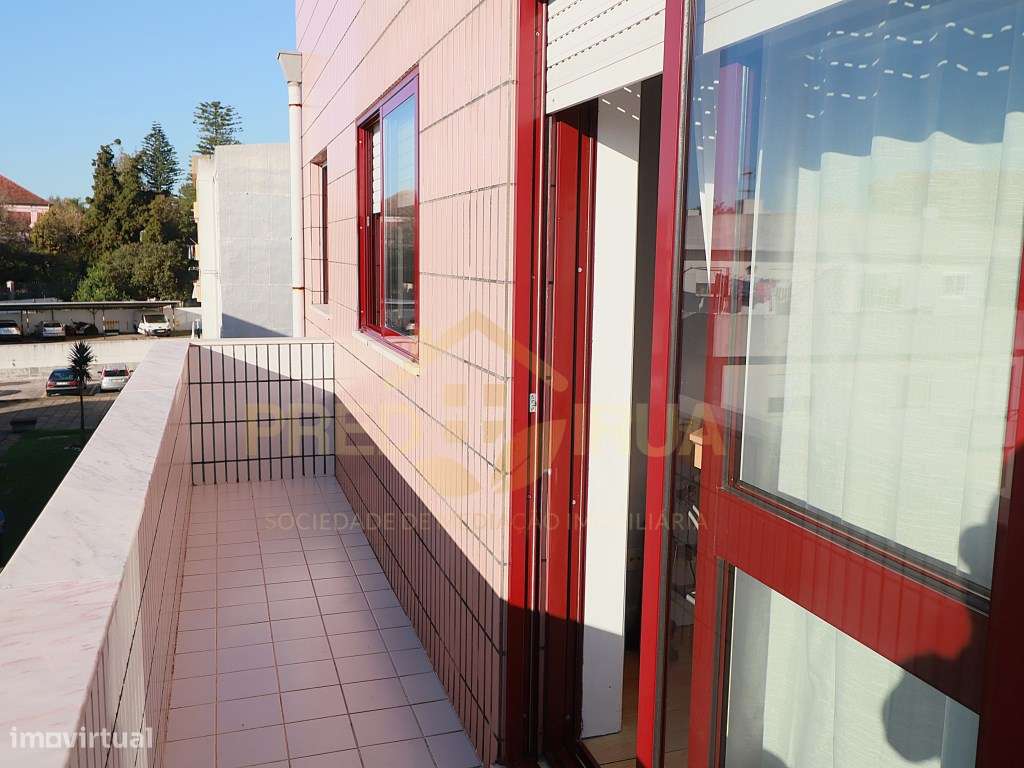 Apartamento T2 S. Félix da Marinha em condominio fechado-18