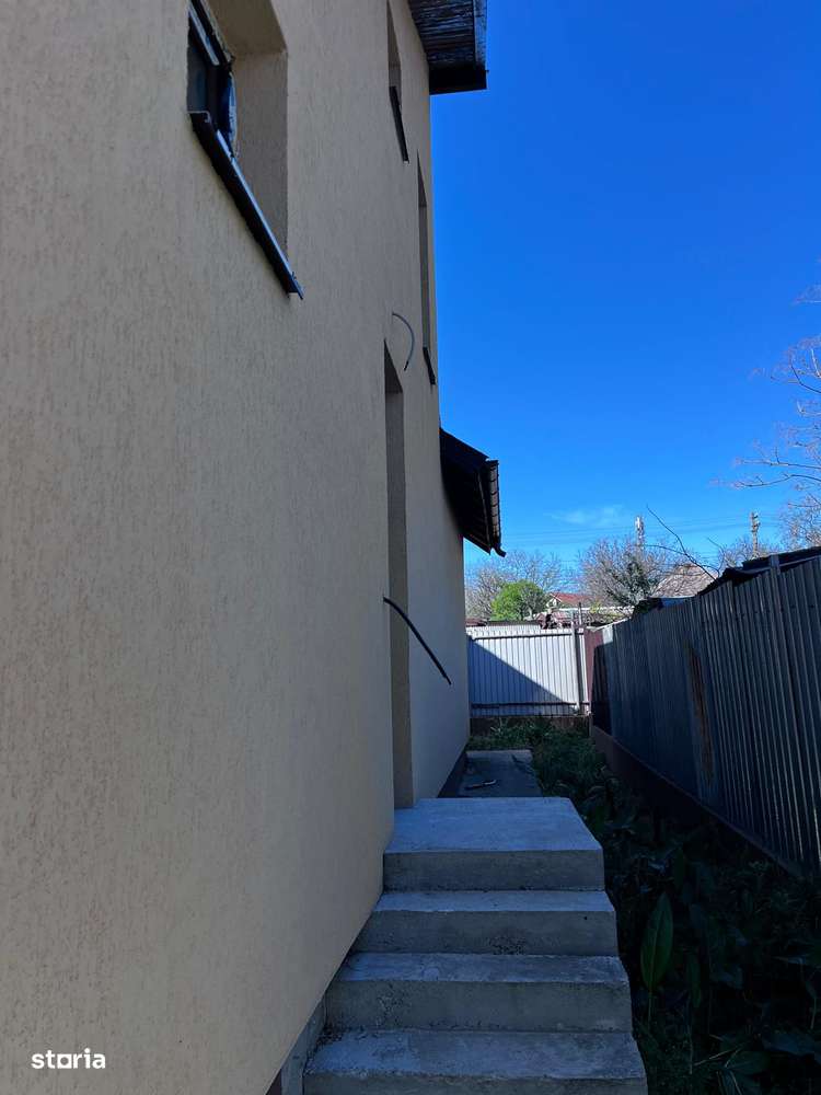 Vanzare casa P+M in Sendreni( in spatele Primariei), pret 105 000 euro - Imagine principală: 5/16