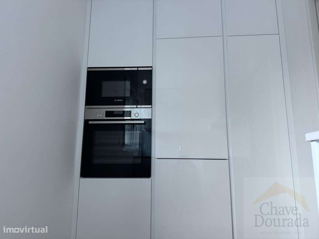 Novo apartamento T1 com garagem - Quinta da Portela - Grande imagem: 4/13