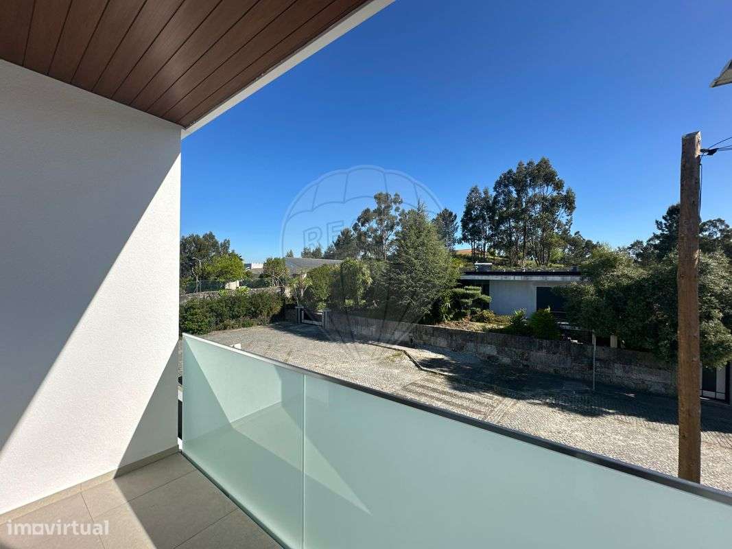 Moradia T4 para venda-5