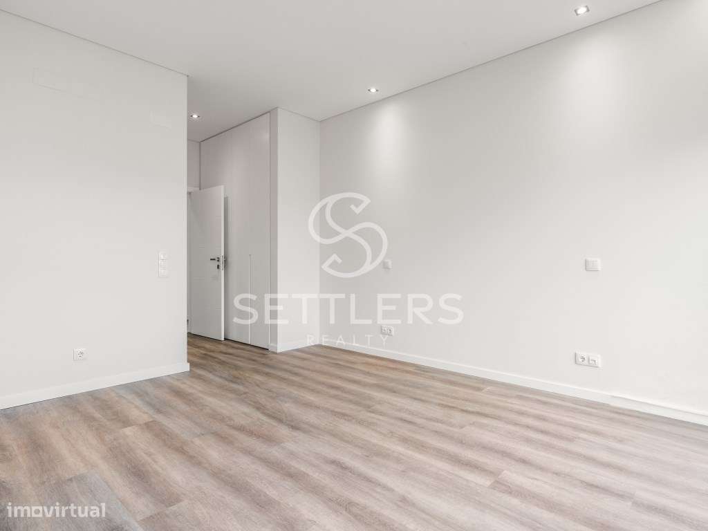 Moradia T4 isolada - Parede-26