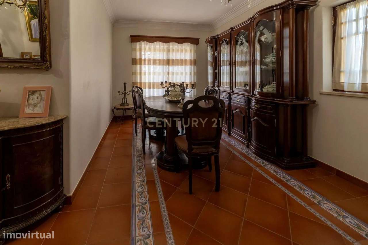 Moradia T3 no Jardim de Cima - Santarém-9