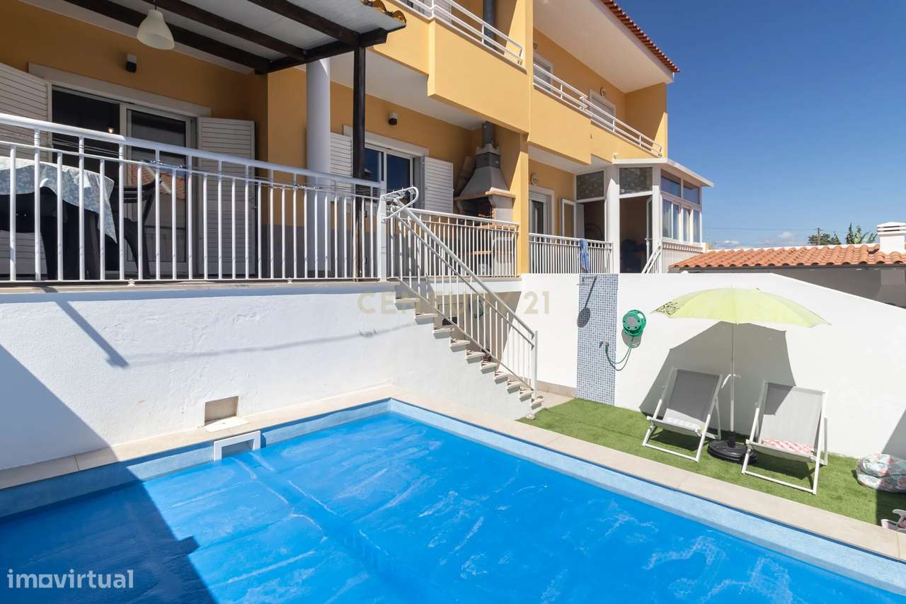Moradia T3 com Piscina e Excelentes Áreas nos Foros de Amora-15