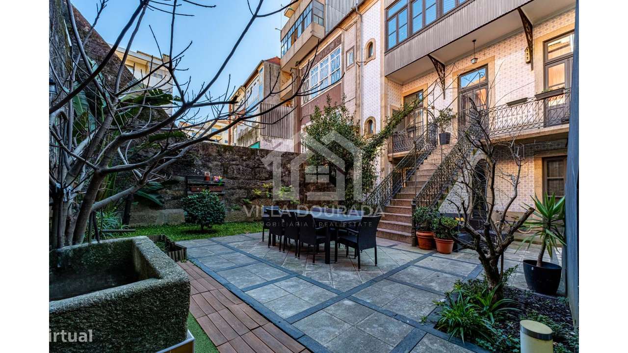 Moradia Geminada T6 em Bonfim - Grande imagem: 3/40