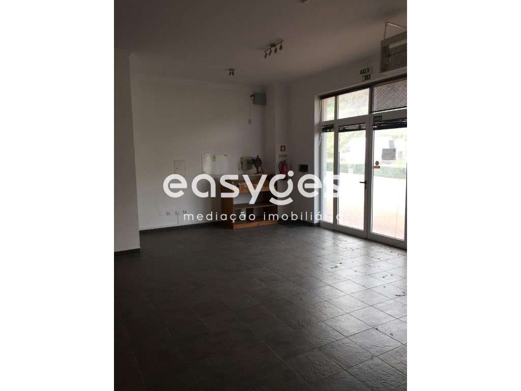 Loja comercial a 2 minutos do centro da vila de Torre de Moncorvo - Grande imagem: 4/5