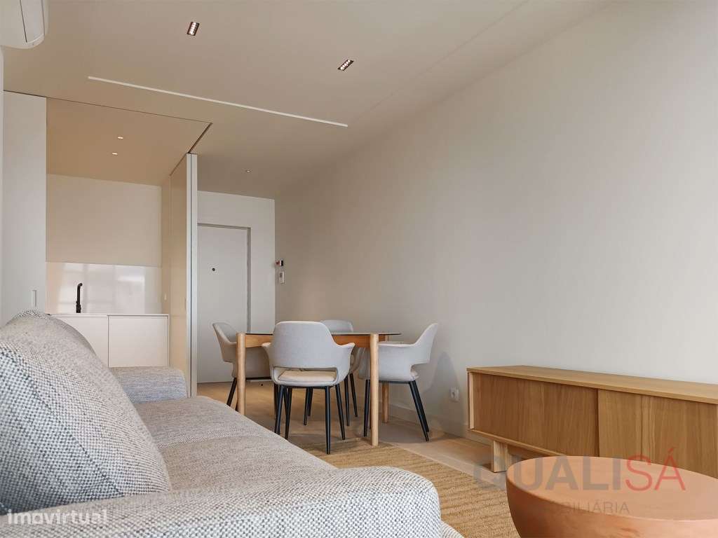 Apartamento T1 novo com varanda, equipado e mobilado, no centro his... - Grande imagem: 2/38
