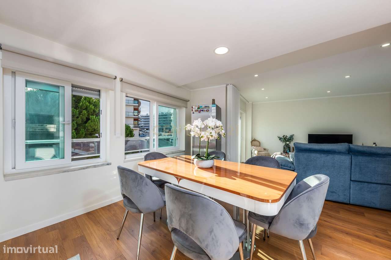 Apartamento T2 com Vista Panorâmica em Vialonga - Grande imagem: 4/26