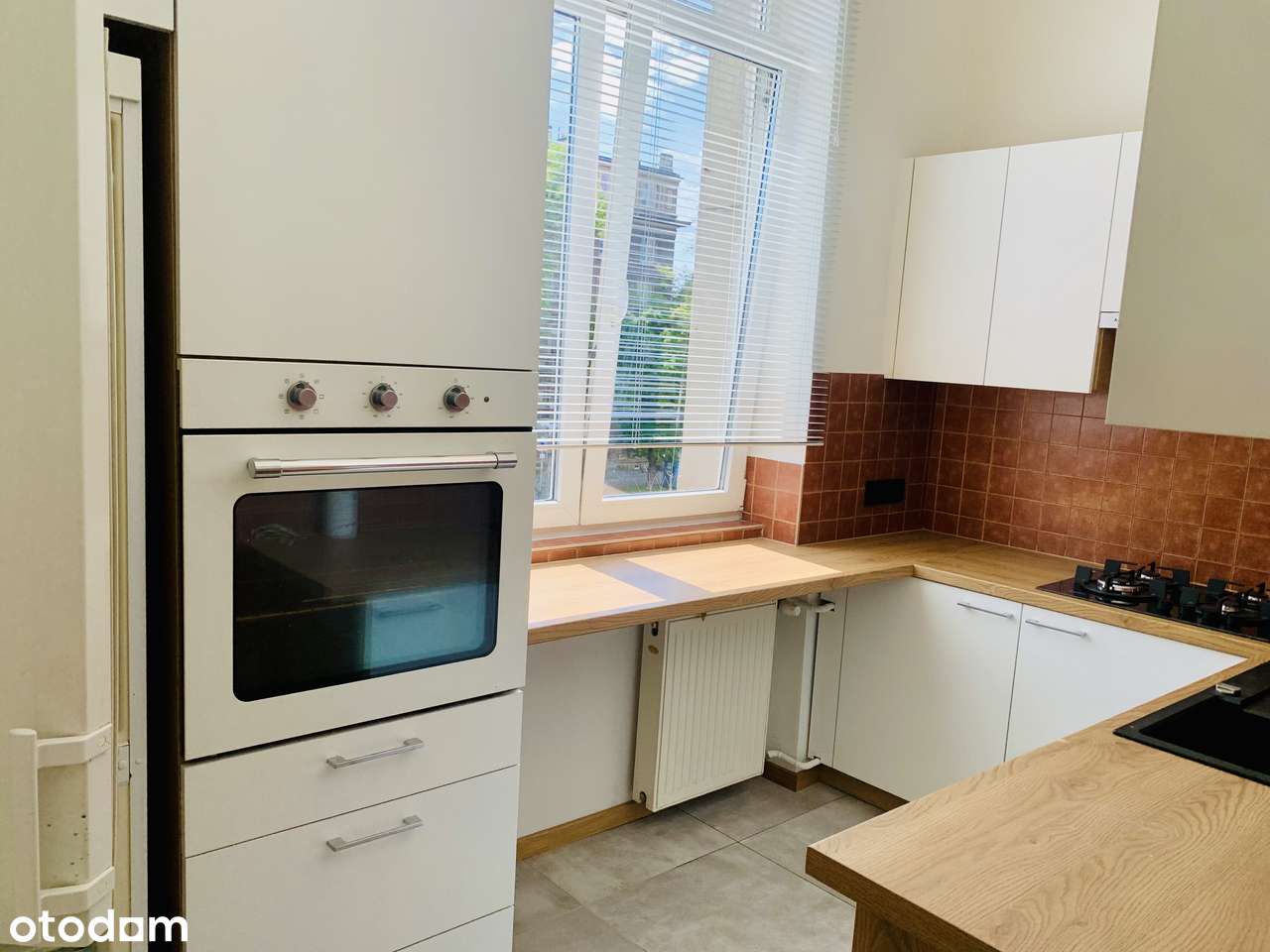 Plac Centralny,2 pokoje, po remoncie, winda, słoneczne, do wejścia-4