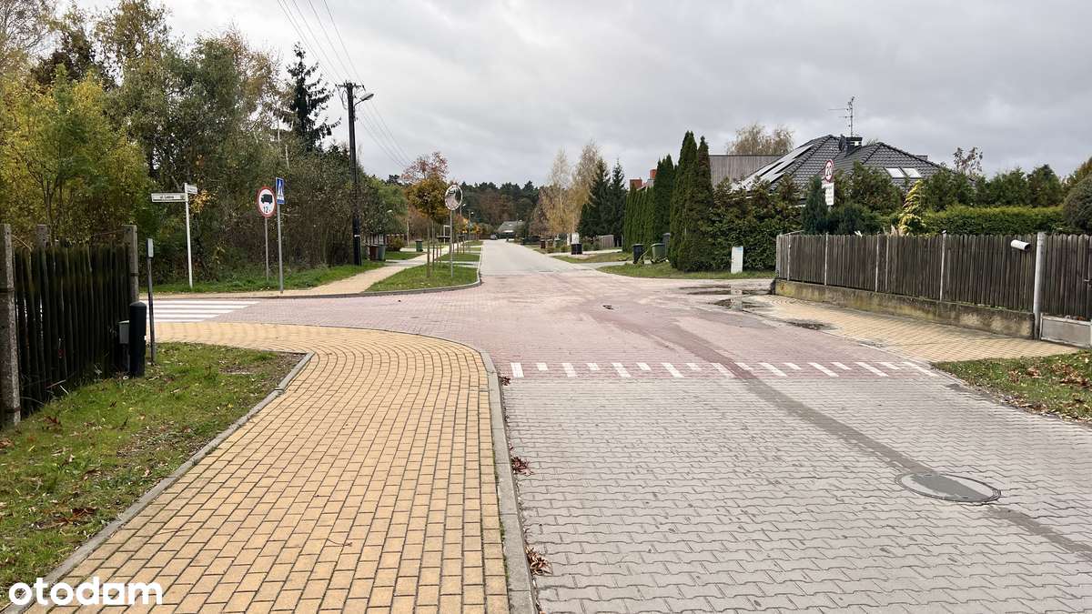 Działka narożnikowa z potencjałem w pobliżu lasu-9