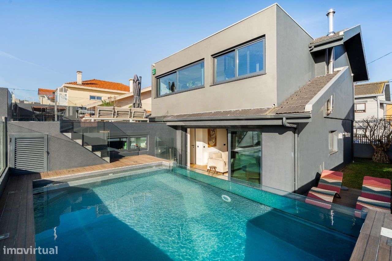 Moradia V3+1 totalmente renovada com vista mar-3