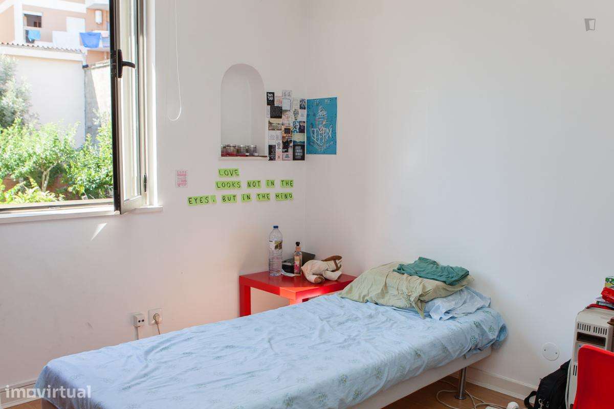Quarto - localizado em  Coimbra - Grande imagem: 5/8