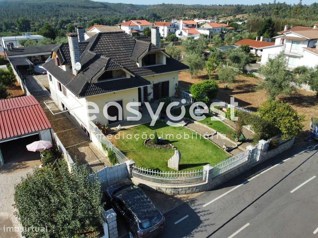 Moradia T7 com anexos inserida em lote terreno com 1024 m2 em Arganil - Grande imagem: 3/40