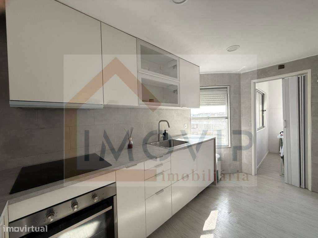 Apartamento T3 totalmente renovado no centro do Pinhal Novo - Grande imagem: 2/26