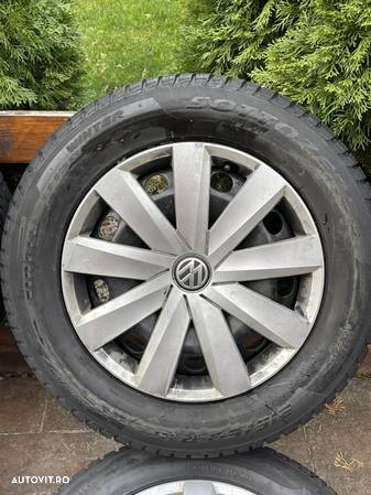 Jante Vw Passat cu anvelope iarna Pirelli, capace originale - 4