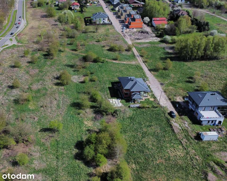 Działka na końcu prywatnej drogi wewnętrznej.-2