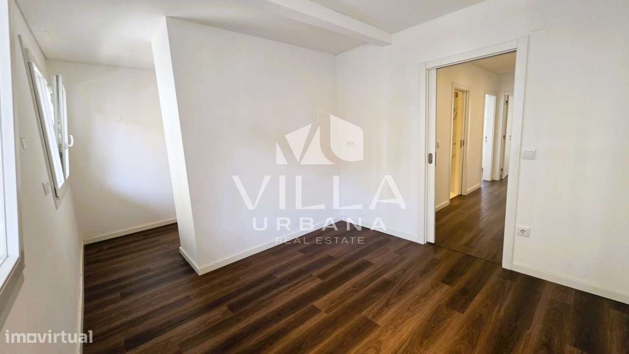 Apartamento T2 c/ Espaço Exterior localizado no Centro de Almada-16