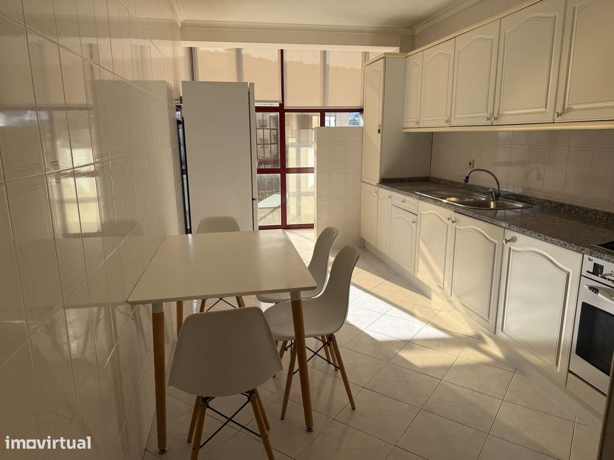 Excelente T1 Mobilado, com ótimas áreas e localização - Grande imagem: 5/15