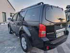 Nissan Pathfinder 2.5 D SE - 8