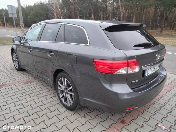 Toyota Avensis 2.0 D-4D Premium - 6