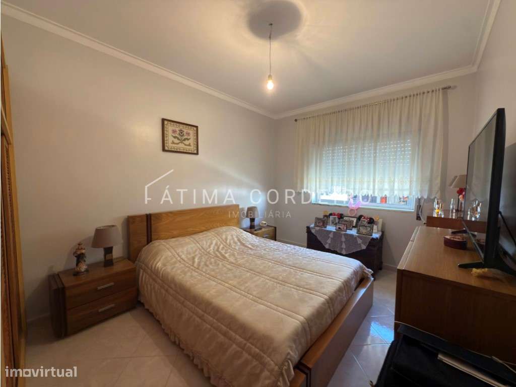 Moradia Isolada T5 em Lote de 375m² Excelente Estado - Sobreda-24